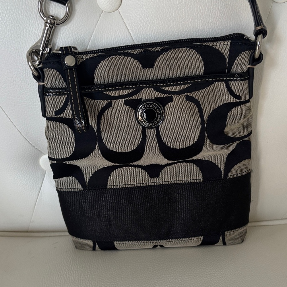 Coach Monogram Crossbody Bag With Adjustable handles ( PREOWNED) - Picture 4 of 15